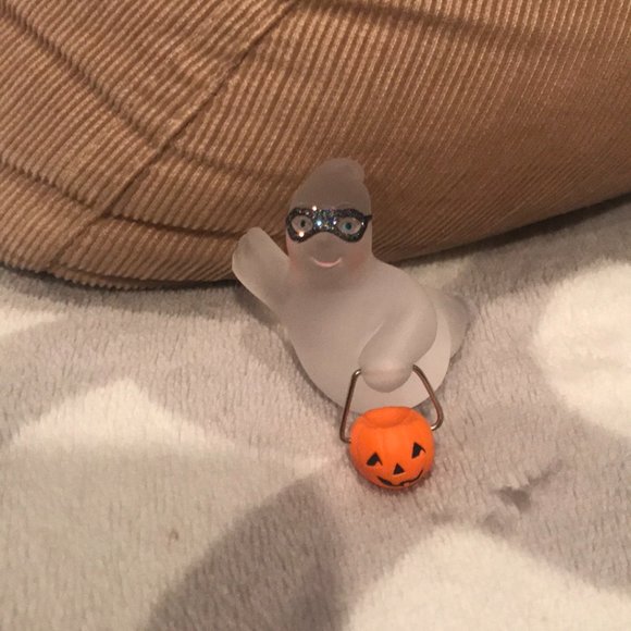 Hallmark “Sneakaboo” Ghost Ornament - Picture 2 of 2
